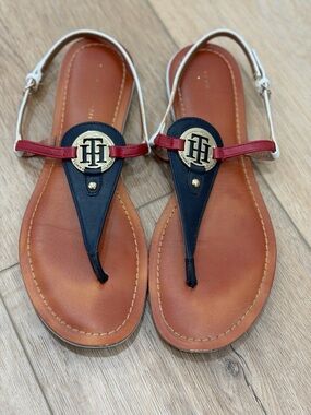 Tommy Hilfiger Red, Navy & Tan Leather Logo T-Strap Sandals